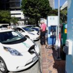 Tiểu bang Oregon xem xét thu phí đường bộ theo dặm cho xe điện